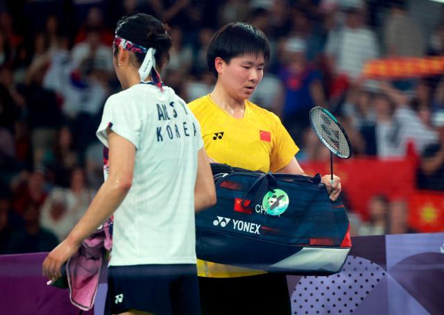 华体会登录入口-何冰娇女单摘银，但她的举动比银牌更珍贵