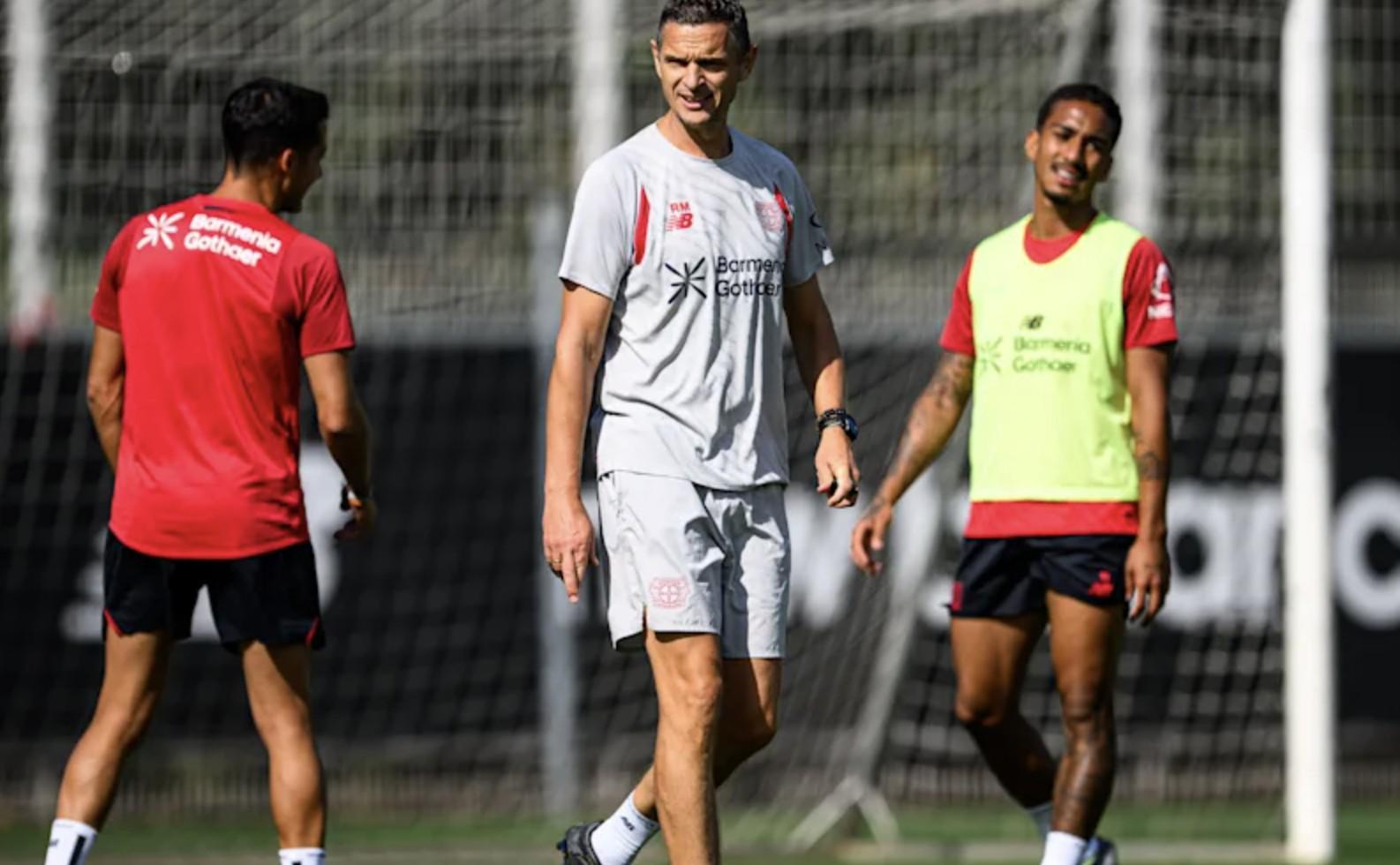 华体会网页版登录入口-图片报：若战法鹰前药厂未找到新帅，助教迈耶可能会临时带队